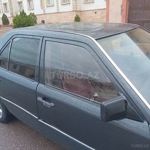 Mercedes 190 1991, 300,000 km - 2.5 л - Naxçıvan