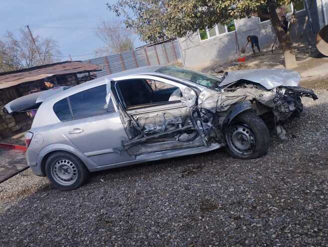 Opel Astra 2005, 197,000 km - 1.4 л - Ağdam