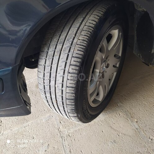 Mercedes E 200 2001, 326,847 km - 2.0 l - Salyan