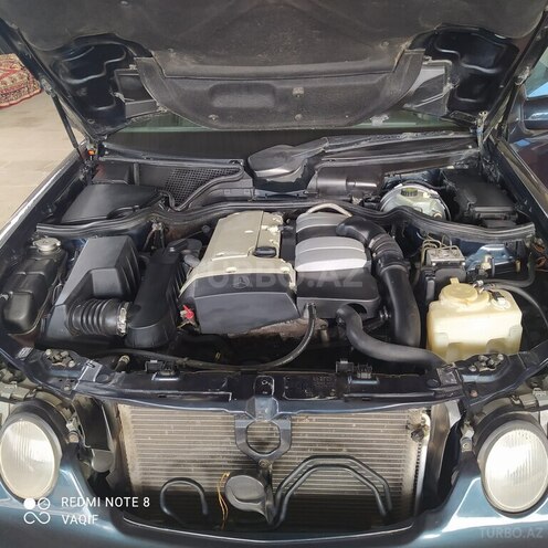 Mercedes E 200 2001, 326,847 km - 2.0 l - Salyan