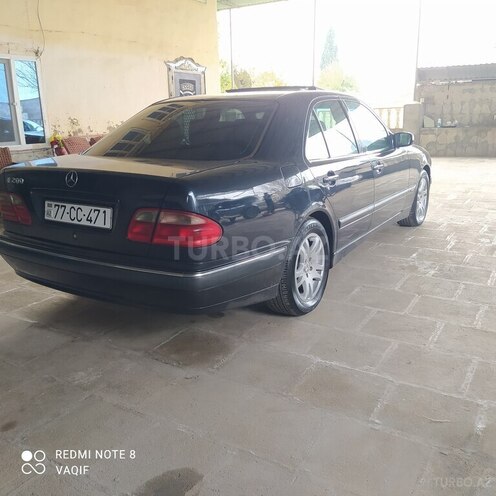Mercedes E 200 2001, 326,847 km - 2.0 l - Salyan