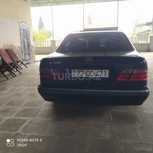 Mercedes E 200 2001, 326,847 km - 2.0 l - Salyan