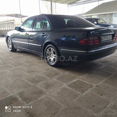 Mercedes E 200 2001, 326,847 km - 2.0 l - Salyan