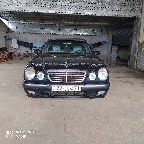 Mercedes E 200 2001, 326,847 km - 2.0 l - Salyan