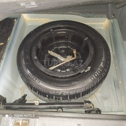 Mercedes E 200 2001, 326,847 km - 2.0 l - Salyan
