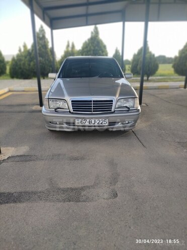 Mercedes C 220 1999, 420,000 km - 2.2 l - Naxçıvan