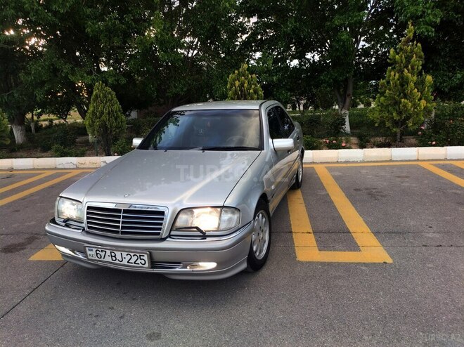 Mercedes C 220 1999, 420,000 km - 2.2 l - Naxçıvan
