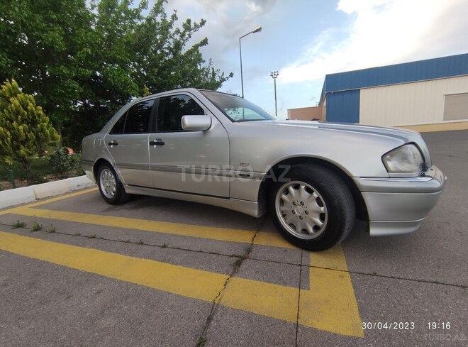 Mercedes C 220 1999, 420,000 km - 2.2 l - Naxçıvan