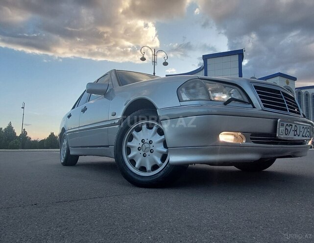 Mercedes C 220 1999, 420,000 km - 2.2 l - Naxçıvan