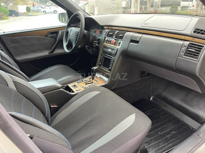Mercedes E 220 2000, 274,000 km - 2.2 l - Bakı