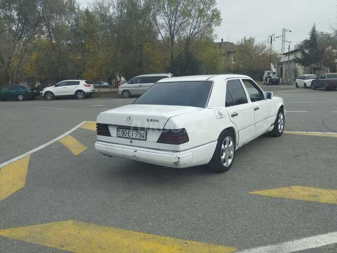 Mercedes E 220 1991, 438,000 km - 2.2 л - Sumqayıt