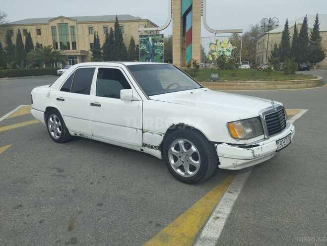 Mercedes E 220 1991, 438,000 km - 2.2 л - Sumqayıt