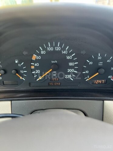 Mercedes E 250 1996, 451,458 km - 2.5 l - Bakı