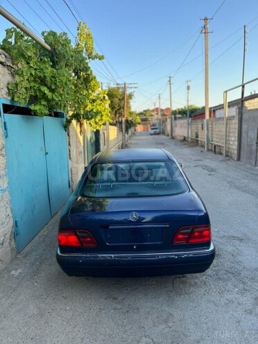 Mercedes E 250 1996, 451,458 km - 2.5 l - Bakı