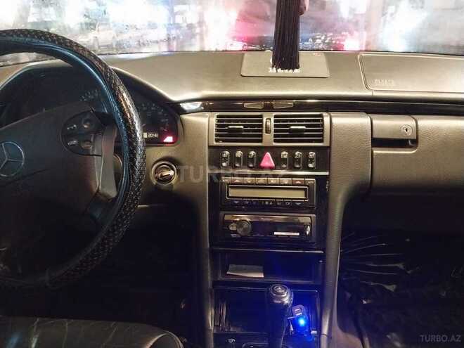 Mercedes E 240 1999, 259,475 km - 2.4 l - Bakı