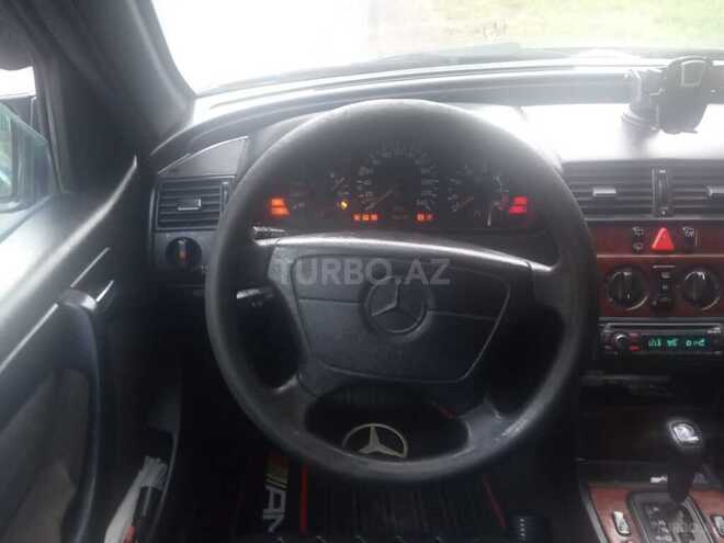 Mercedes C 180 1997, 420,000 km - 1.8 l - Qax