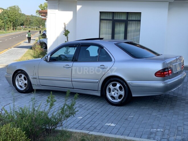 Mercedes E 320 2001, 96,518 km - 3.2 l - Bakı