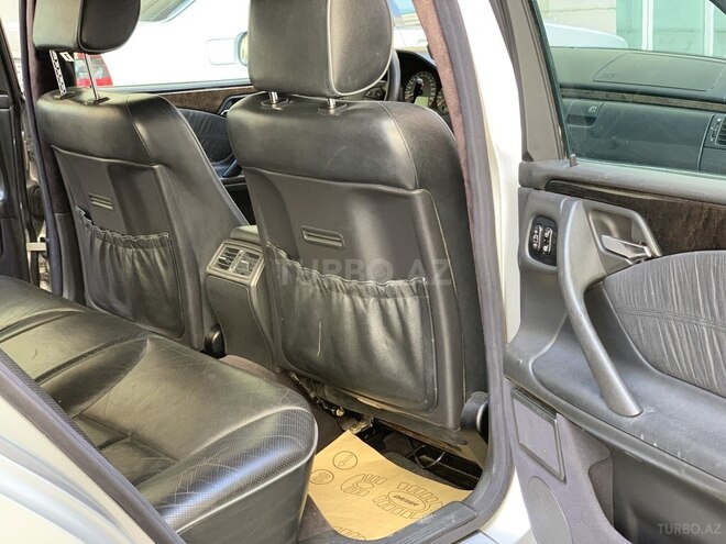 Mercedes E 320 2001, 96,518 km - 3.2 l - Bakı