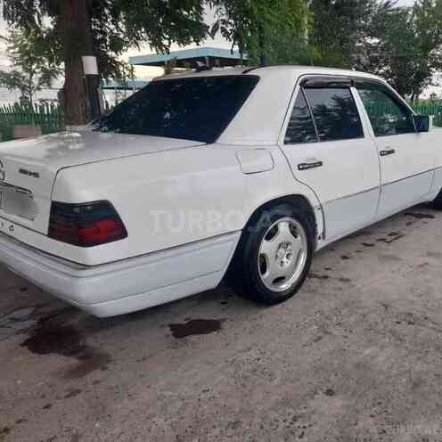 Mercedes E 220 1994, 250,000 km - 2.2 l - Bakı