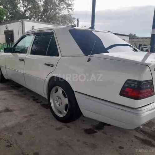 Mercedes E 220 1994, 250,000 km - 2.2 l - Bakı