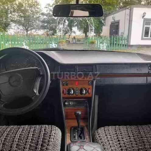 Mercedes E 220 1994, 250,000 km - 2.2 l - Bakı