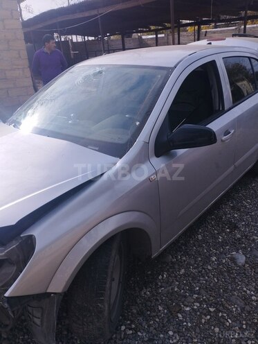 Opel Astra 2005, 197,000 km - 1.4 л - Ağcabədi
