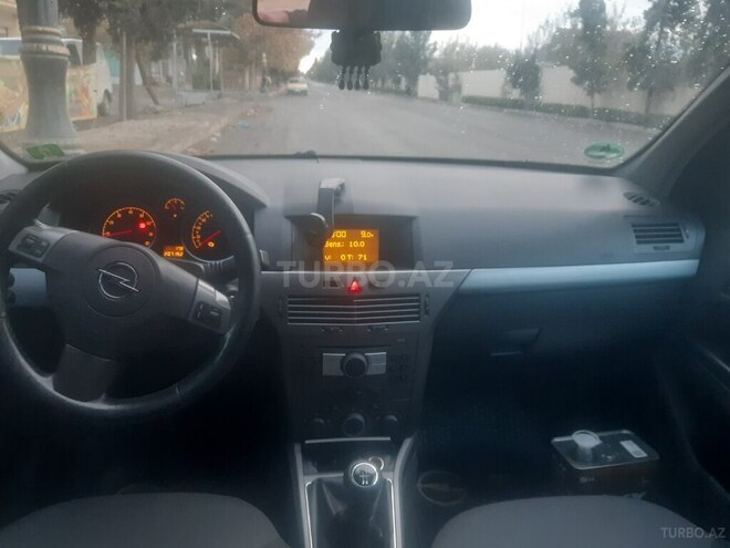 Opel Astra 2006, 207,000 km - 1.4 л - Yevlax