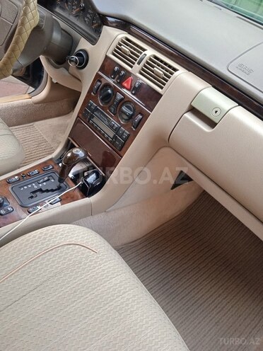 Mercedes E 230 1996, 550,000 km - 2.3 l - Bakı