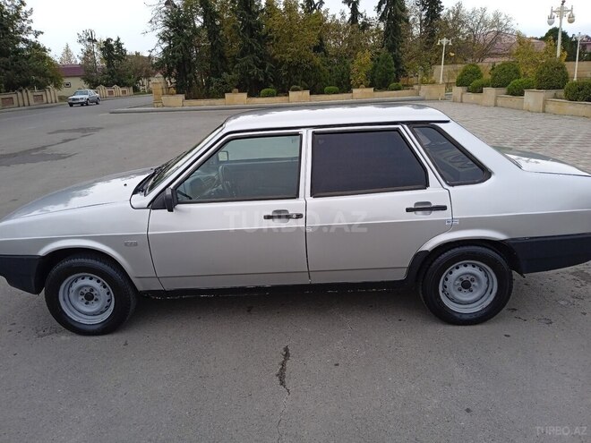 LADA (VAZ) 21099 2003, 300,000 km - 1.6 l - Ucar