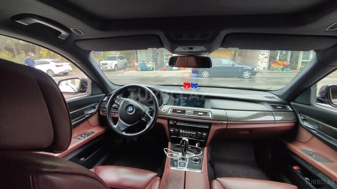 BMW 750 2011, 270,000 km - 4.4 l - Bakı