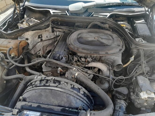 Mercedes E 220 1990, 135,815 km - 2.2 l - Bakı