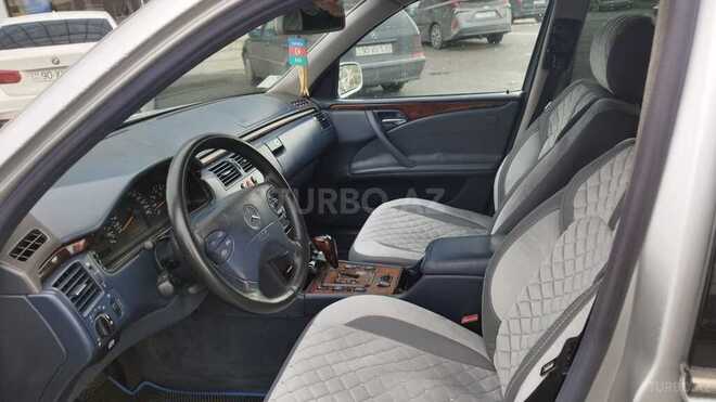 Mercedes E 240 2001, 340,000 km - 2.4 l - Bakı