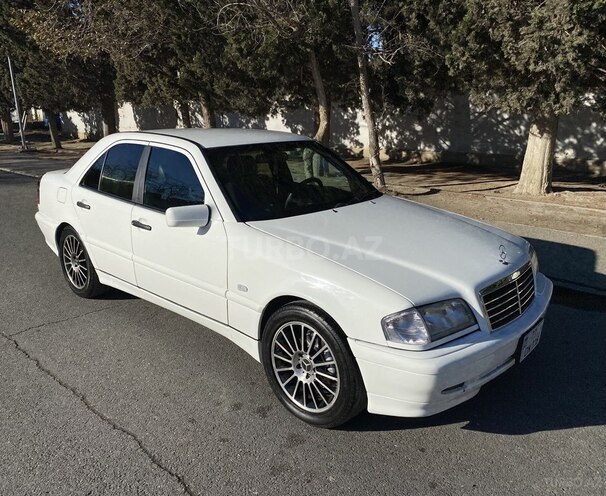 Mercedes C 200 2000, 406,000 km - 2.0 l - Bakı
