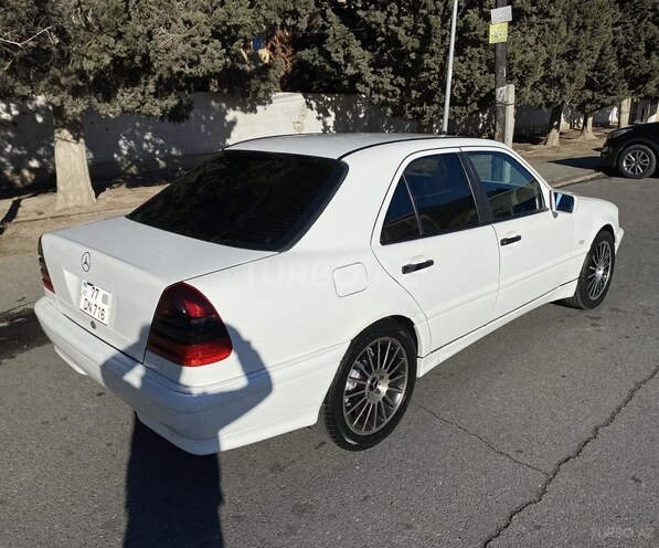 Mercedes C 200 2000, 406,000 km - 2.0 l - Bakı