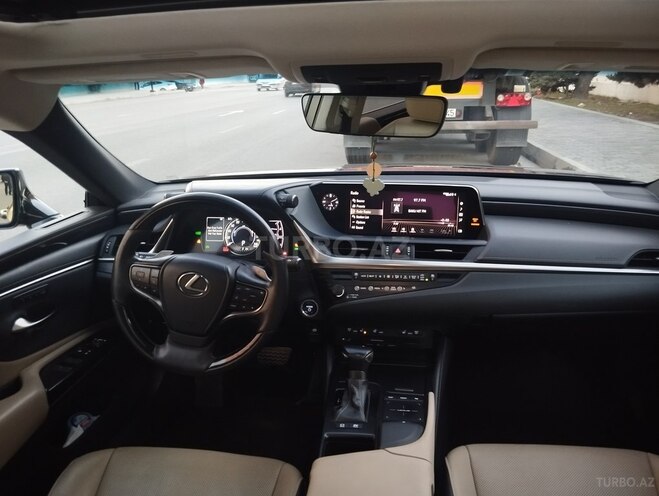 Lexus ES 300h 2019, 105,482 km - 2.5 л - Bakı