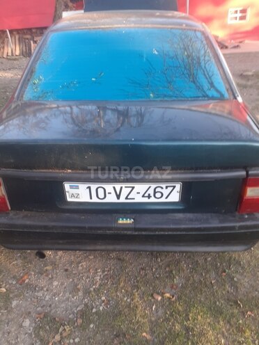 Opel Vectra 1994, 100,000 km - 2.0 l - Qax