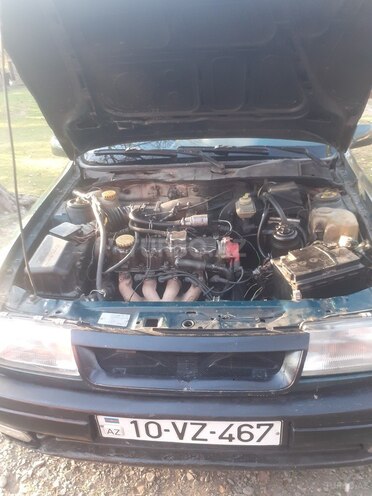 Opel Vectra 1994, 100,000 km - 2.0 l - Qax