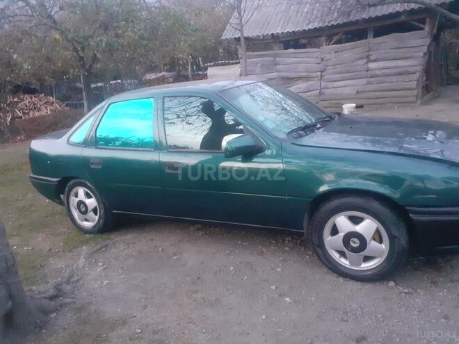Opel Vectra 1994, 100,000 km - 2.0 l - Qax