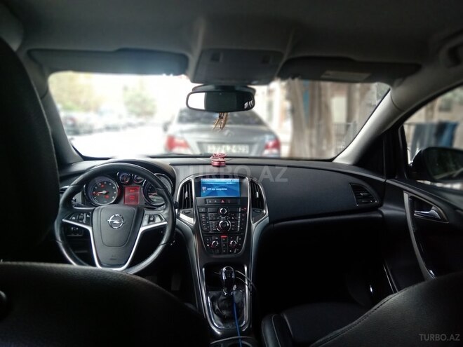 Opel Astra 2010, 98,000 km - 2.0 l - Bakı