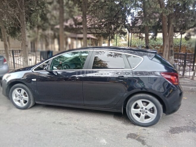 Opel Astra 2010, 98,000 km - 2.0 l - Bakı