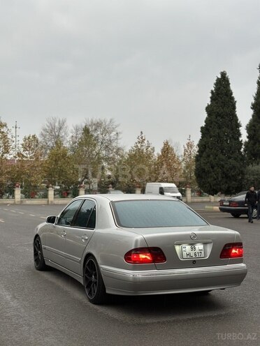 Mercedes E 240 2001, 165,360 km - 2.4 l - Göyçay