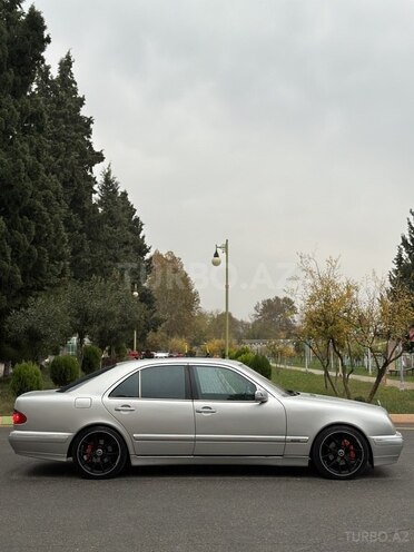 Mercedes E 240 2001, 165,360 km - 2.4 l - Göyçay