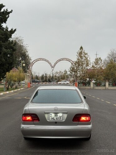 Mercedes E 240 2001, 165,360 km - 2.4 l - Göyçay