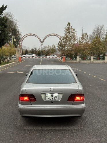 Mercedes E 240 2001, 165,360 km - 2.4 l - Göyçay