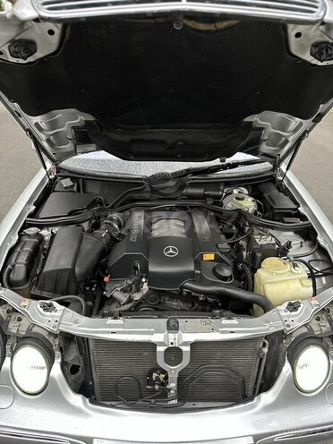Mercedes E 240 2001, 165,360 km - 2.4 l - Göyçay