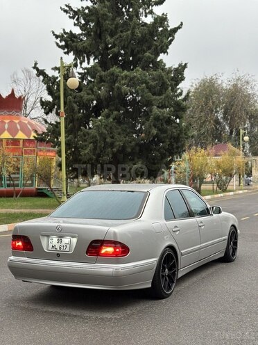 Mercedes E 240 2001, 165,360 km - 2.4 l - Göyçay