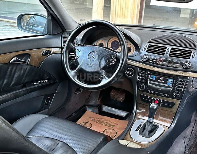 Mercedes E 270 2002, 251,000 km - 2.7 л - Bakı