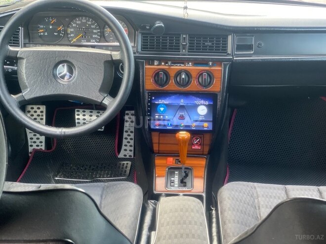 Mercedes 190 1991, 250,300 km - 1.8 l - Saatlı