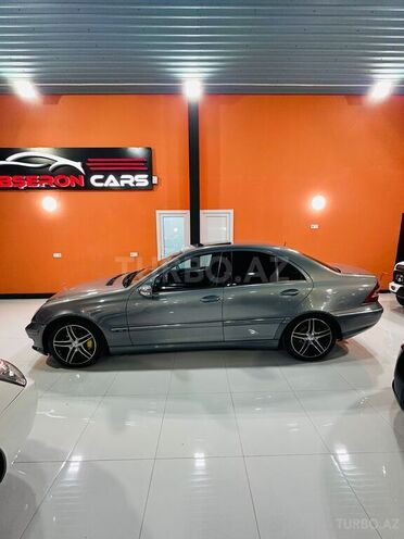 Mercedes C 220 2005, 297,843 km - 2.4 l - Xırdalan