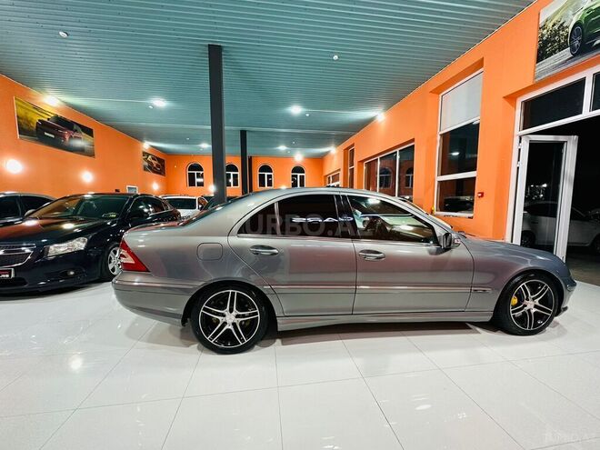 Mercedes C 220 2005, 297,843 km - 2.4 l - Xırdalan